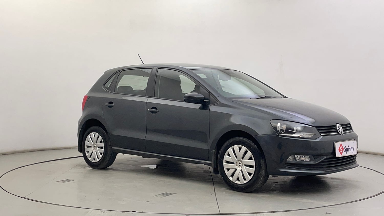 Used 2017 Volkswagen Polo Comfortline 1.2L (P) Petrol Manual exterior RIGHT FRONT CORNER VIEW
