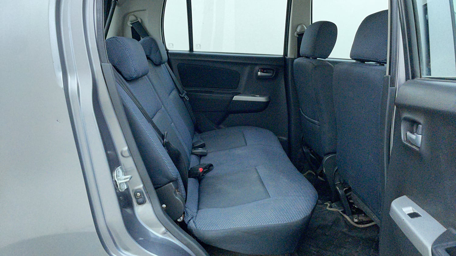 Used 2012 Maruti Suzuki Wagon R 1.0 VXi Petrol Manual interior RIGHT SIDE REAR DOOR CABIN VIEW