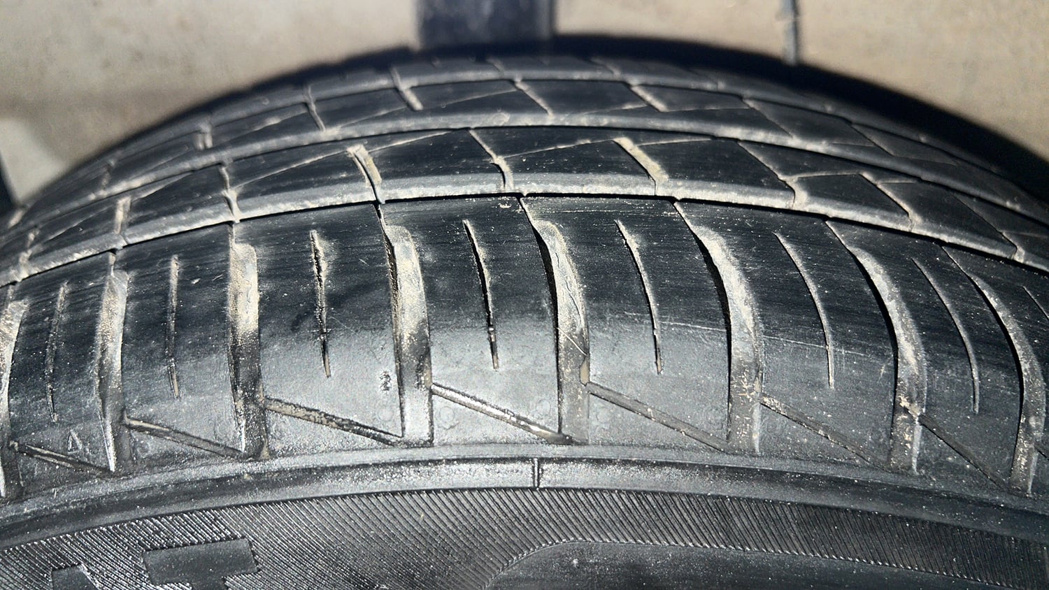 Used 2025 Hyundai Grand i10 Nios Era 1.2 Kappa Petrol Manual tyres RIGHT REAR TYRE TREAD VIEW