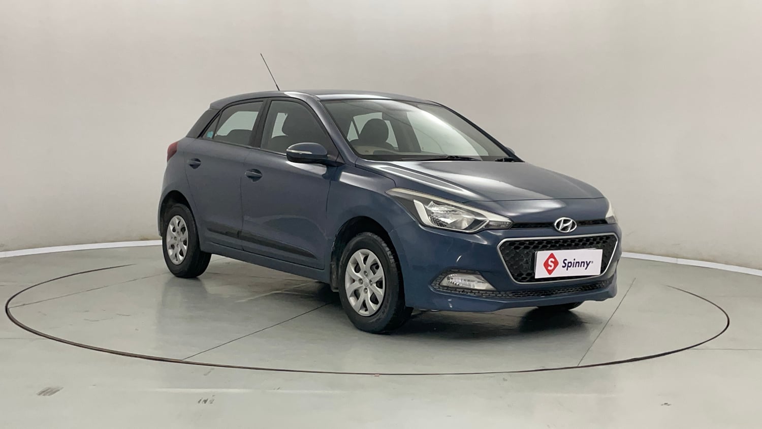 Used 2015 Hyundai Elite i20 Sportz 1.2 Petrol Manual exterior RIGHT FRONT CORNER VIEW