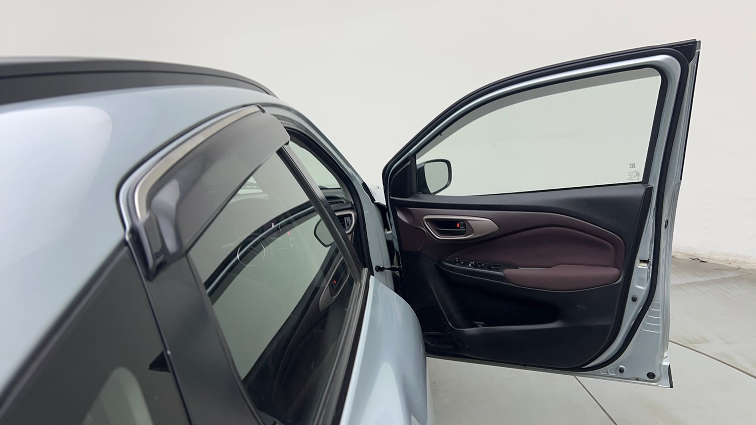 Used 2023 Maruti Suzuki Fronx Delta Plus 1.2L MT Petrol Manual interior RIGHT FRONT DOOR OPEN VIEW