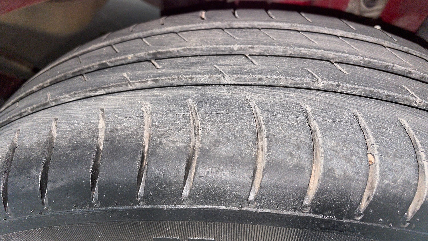Used 2016 Hyundai Eon Magna + Petrol Manual tyres LEFT REAR TYRE TREAD VIEW