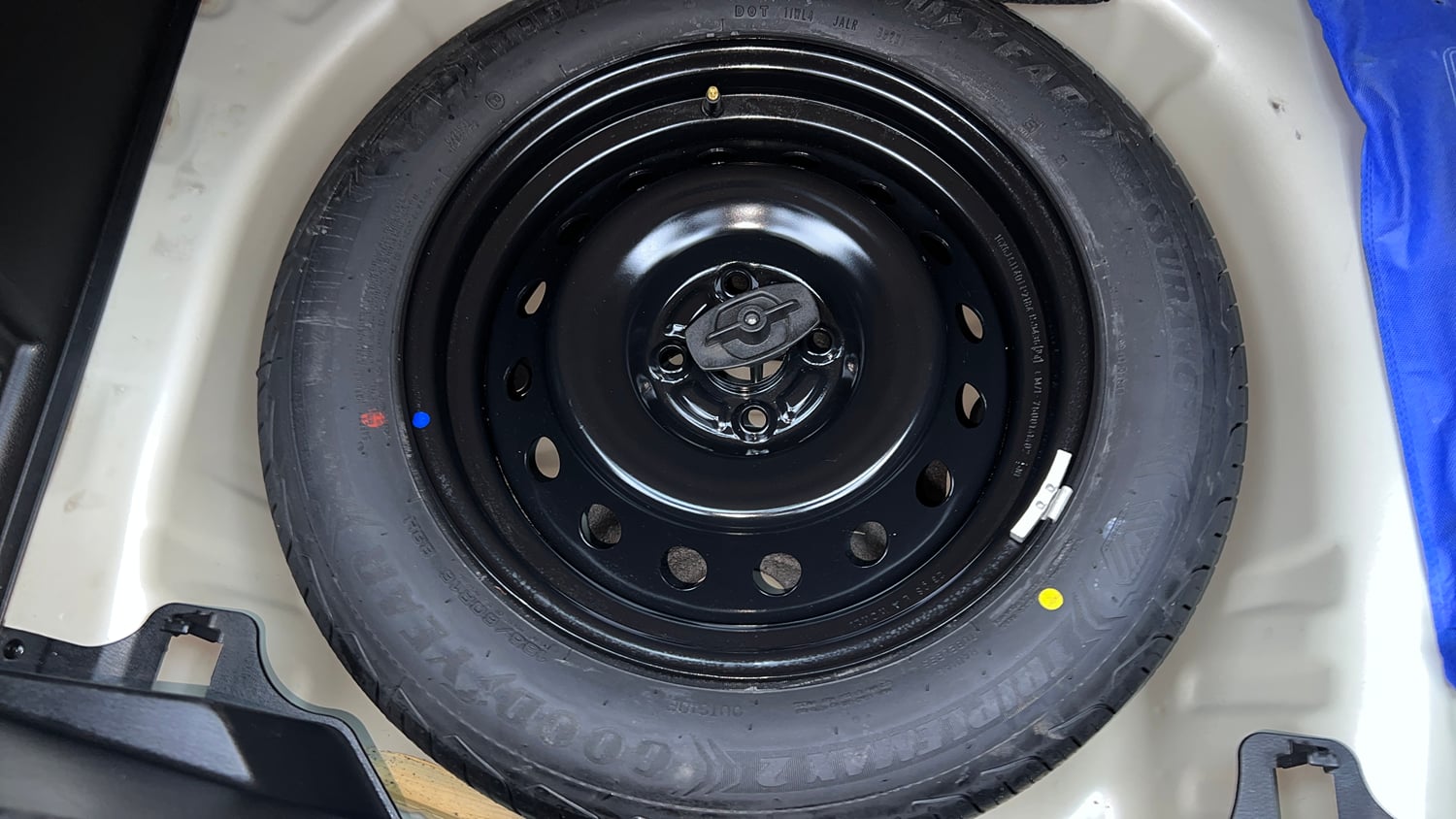 Used 2023 Maruti Suzuki Fronx Delta Plus 1.2L MT Petrol Manual tyres SPARE TYRE VIEW