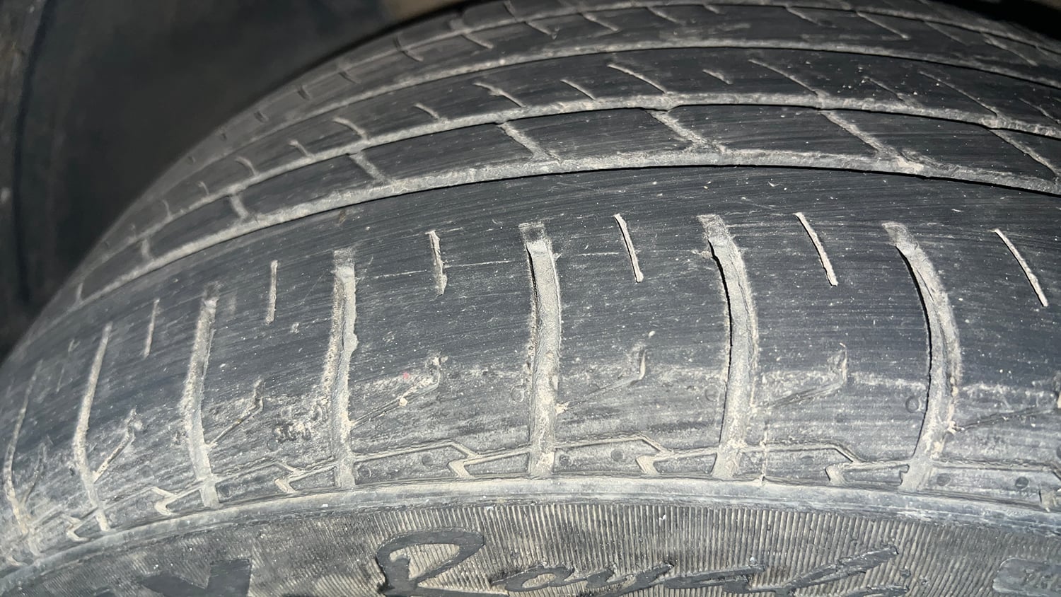 Used 2024 Hyundai Creta 1.5 MPi Petrol MT SX Petrol Manual tyres LEFT FRONT TYRE TREAD VIEW