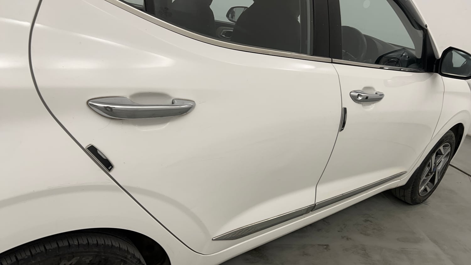 Used 2023 Hyundai Aura SX 1.2 CNG Cng Manual dents MINOR DENT