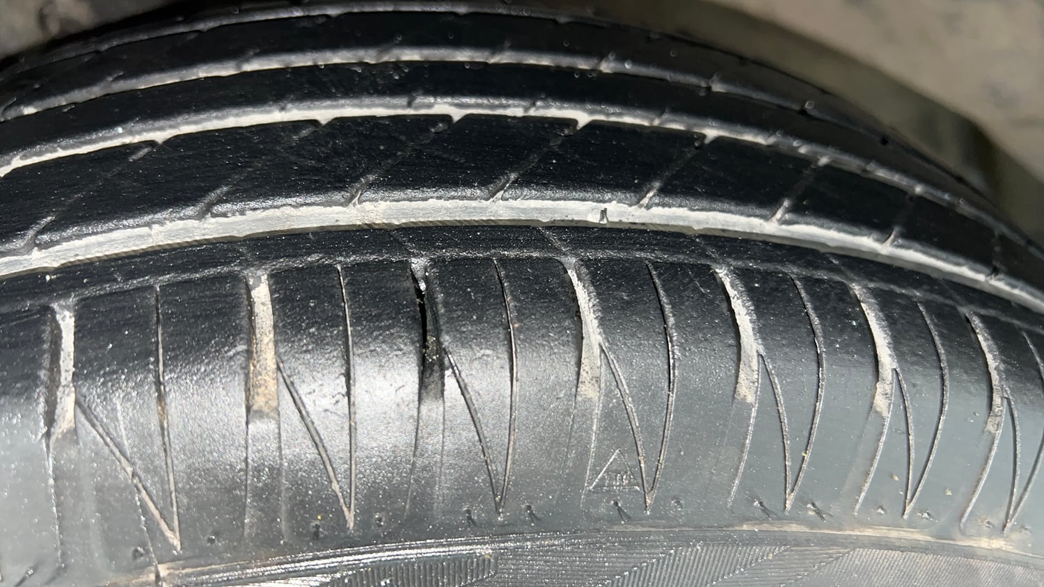 Used 2016 Honda Jazz V Petrol Petrol Manual tyres LEFT FRONT TYRE TREAD VIEW