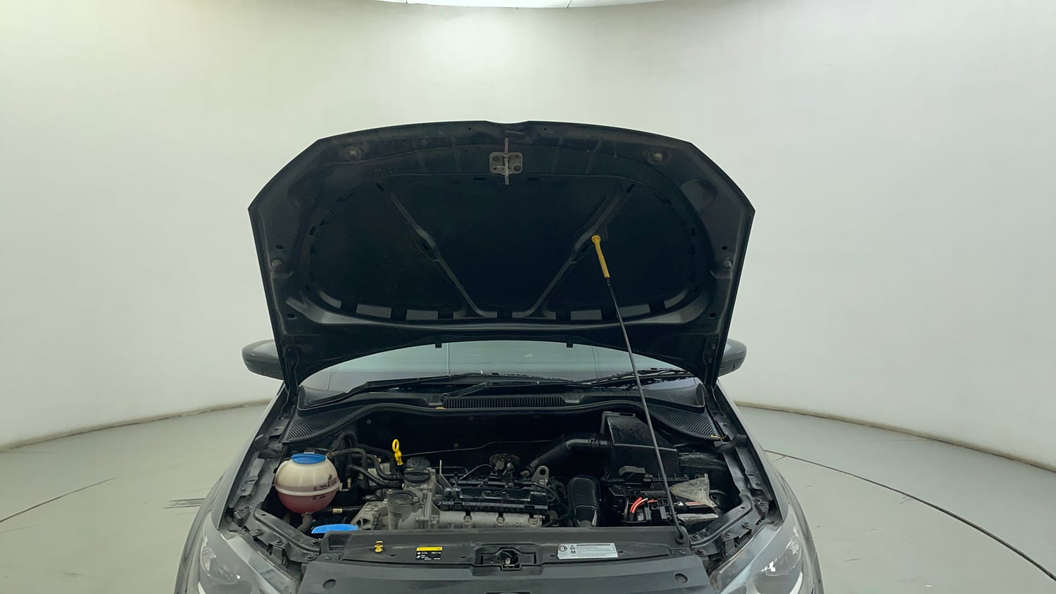 Used 2017 Volkswagen Polo Comfortline 1.2L (P) Petrol Manual engine ENGINE & BONNET OPEN FRONT VIEW
