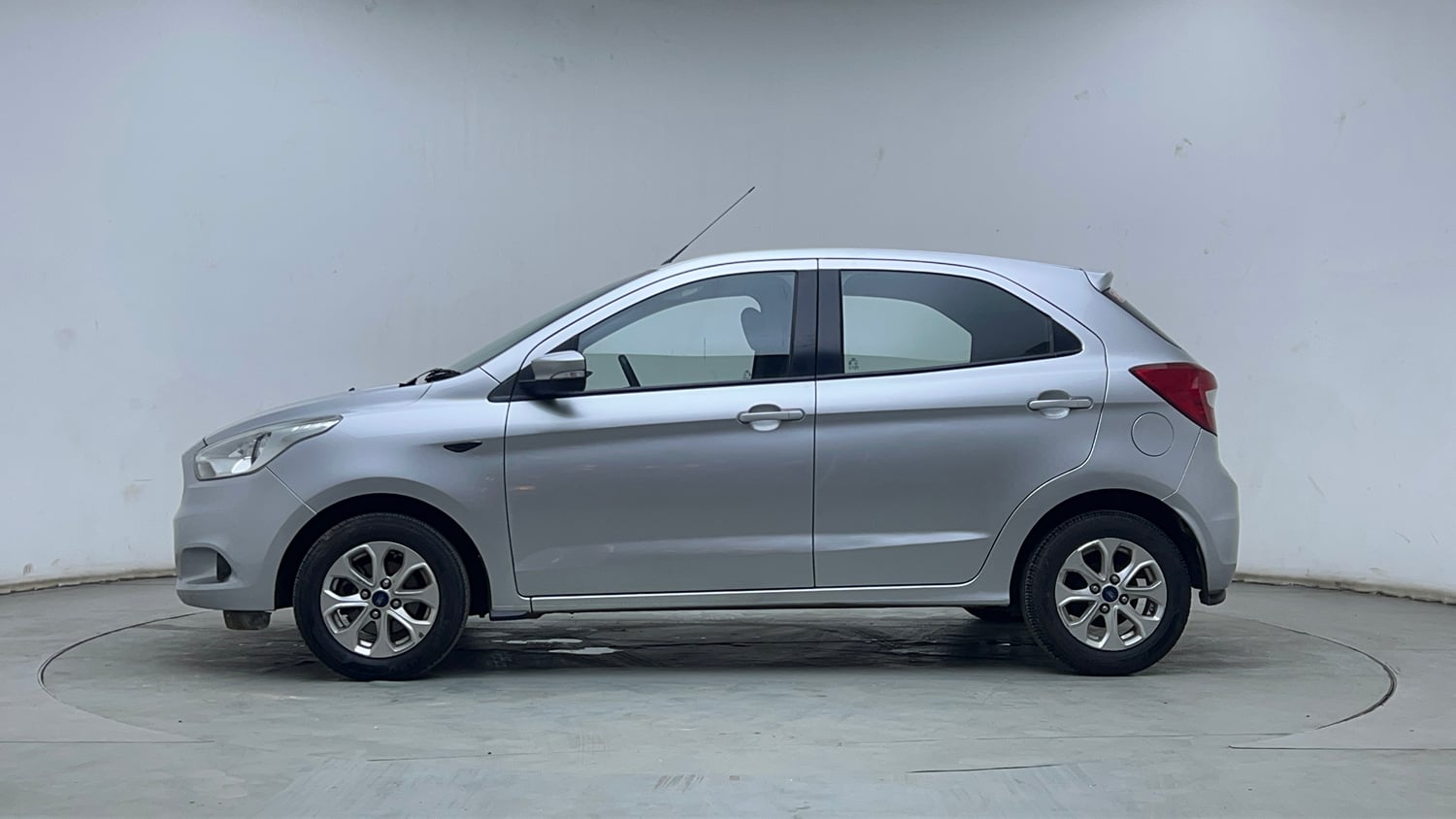 Used 2017 Ford Figo Titanium 1.2 Ti-VCT Petrol Manual exterior LEFT SIDE VIEW