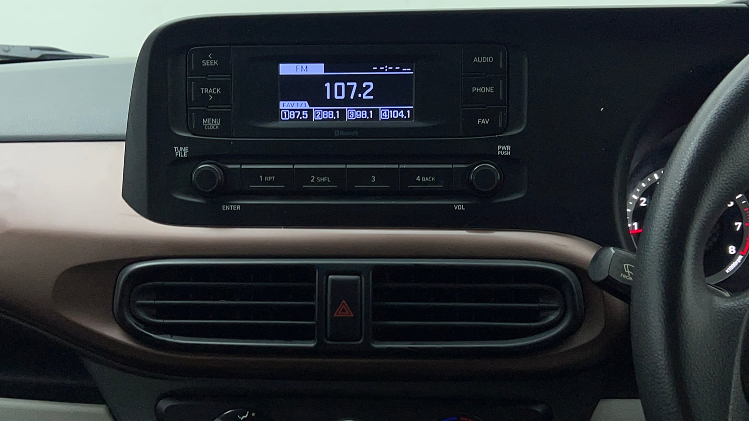 Used 2021 Hyundai Aura S 1.2 CNG Cng Manual top_features Integrated (in-dash) music system