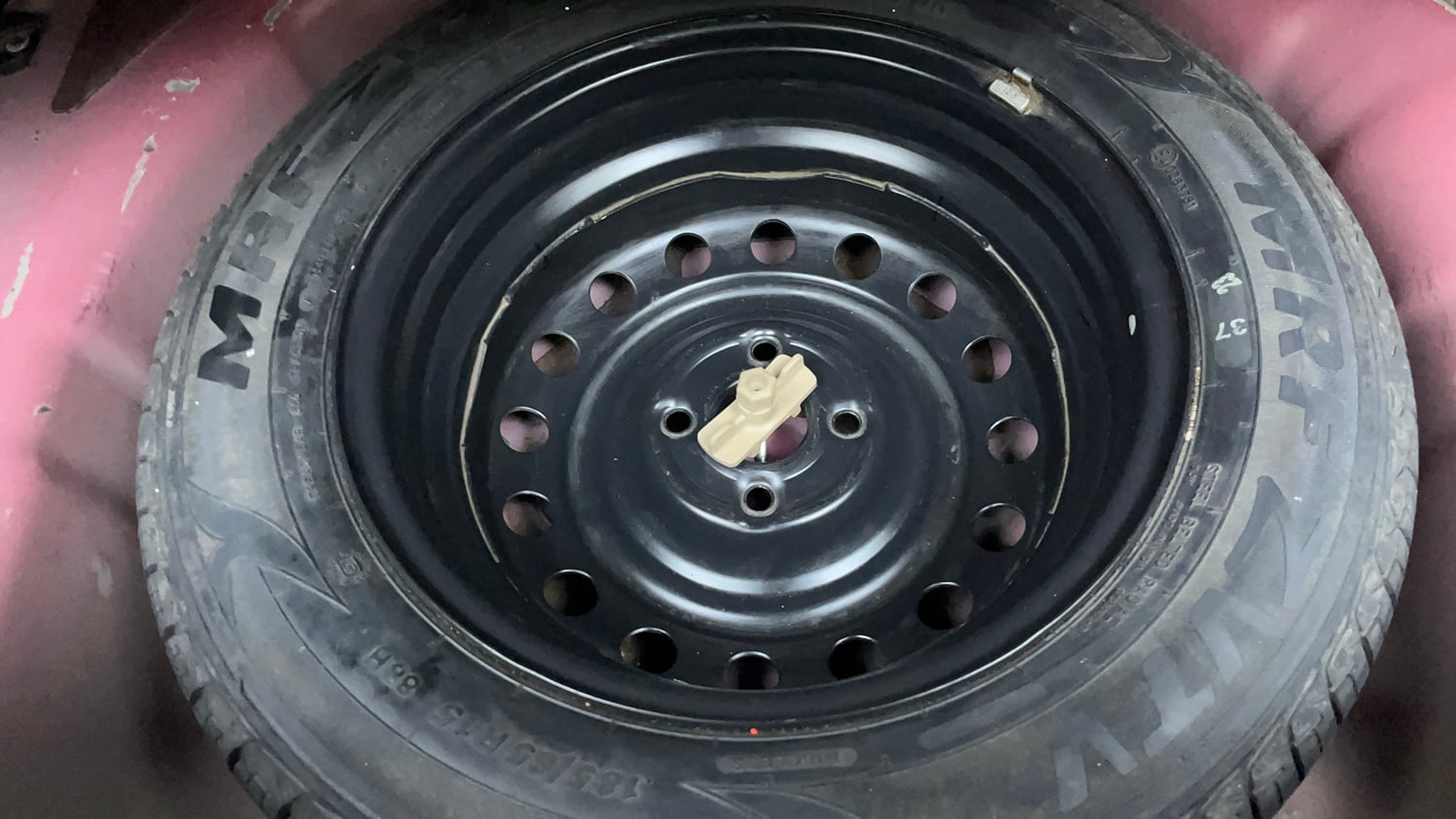 Used 2019 Hyundai Elite i20 Asta 1.2 (O) CVT Petrol Automatic tyres SPARE TYRE VIEW