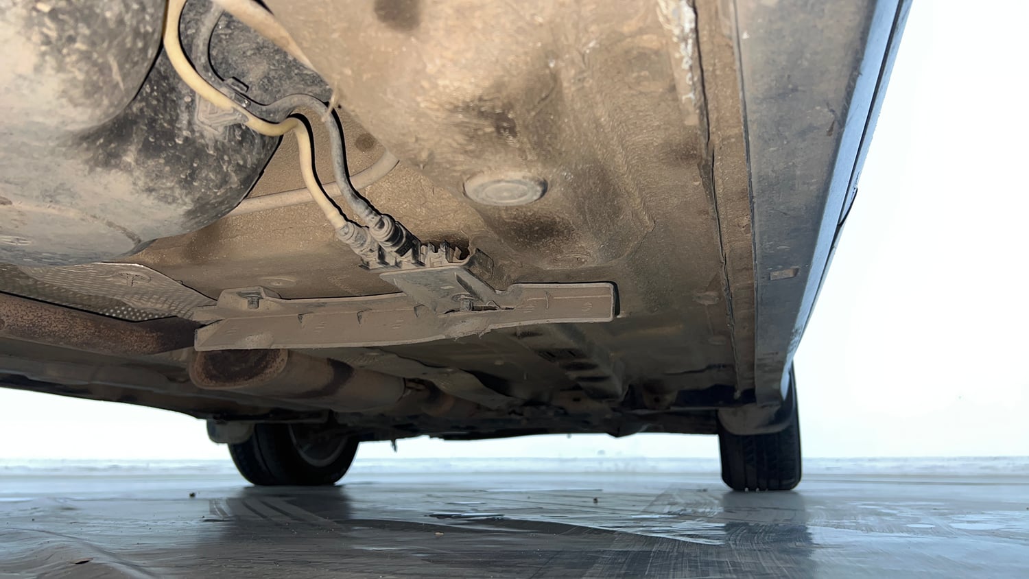 Used 2022 Volkswagen Taigun Highline 1.0 TSI AT Petrol Automatic extra REAR RIGHT UNDERBODY VIEW