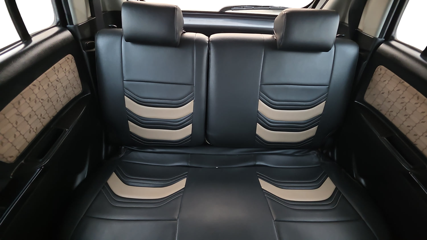 Used 2017 Maruti Suzuki Wagon R 1.0 VXI AMT Petrol Automatic interior REAR SEAT CONDITION VIEW