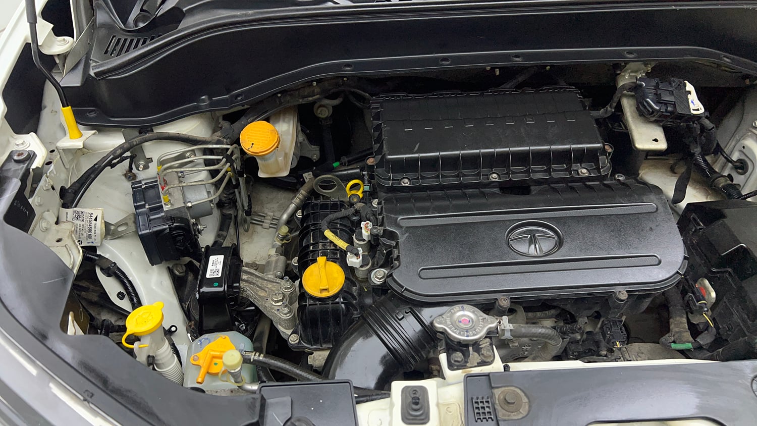 Used 2022 Tata Punch Accomplished Dazzle Pack MT Petrol Manual engine ENGINE RIGHT SIDE VIEW