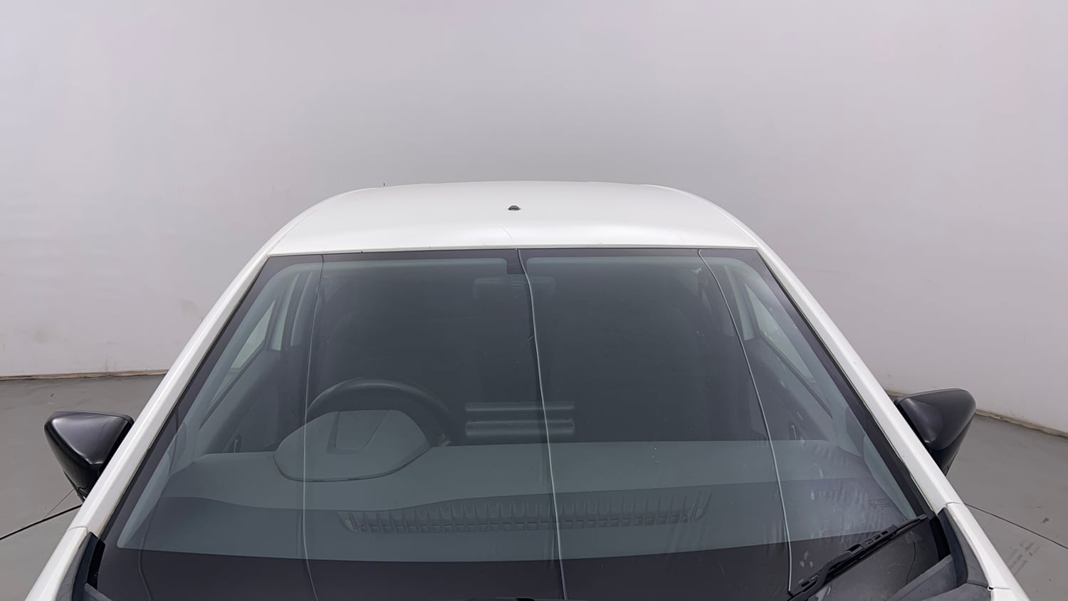 Used 2021 Tata Altroz XE Petrol Petrol Manual exterior FRONT WINDSHIELD VIEW