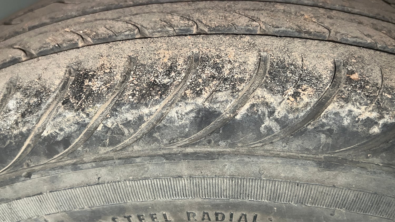 Used 2015 Hyundai Eon Magna O Petrol Manual tyres RIGHT REAR TYRE TREAD VIEW