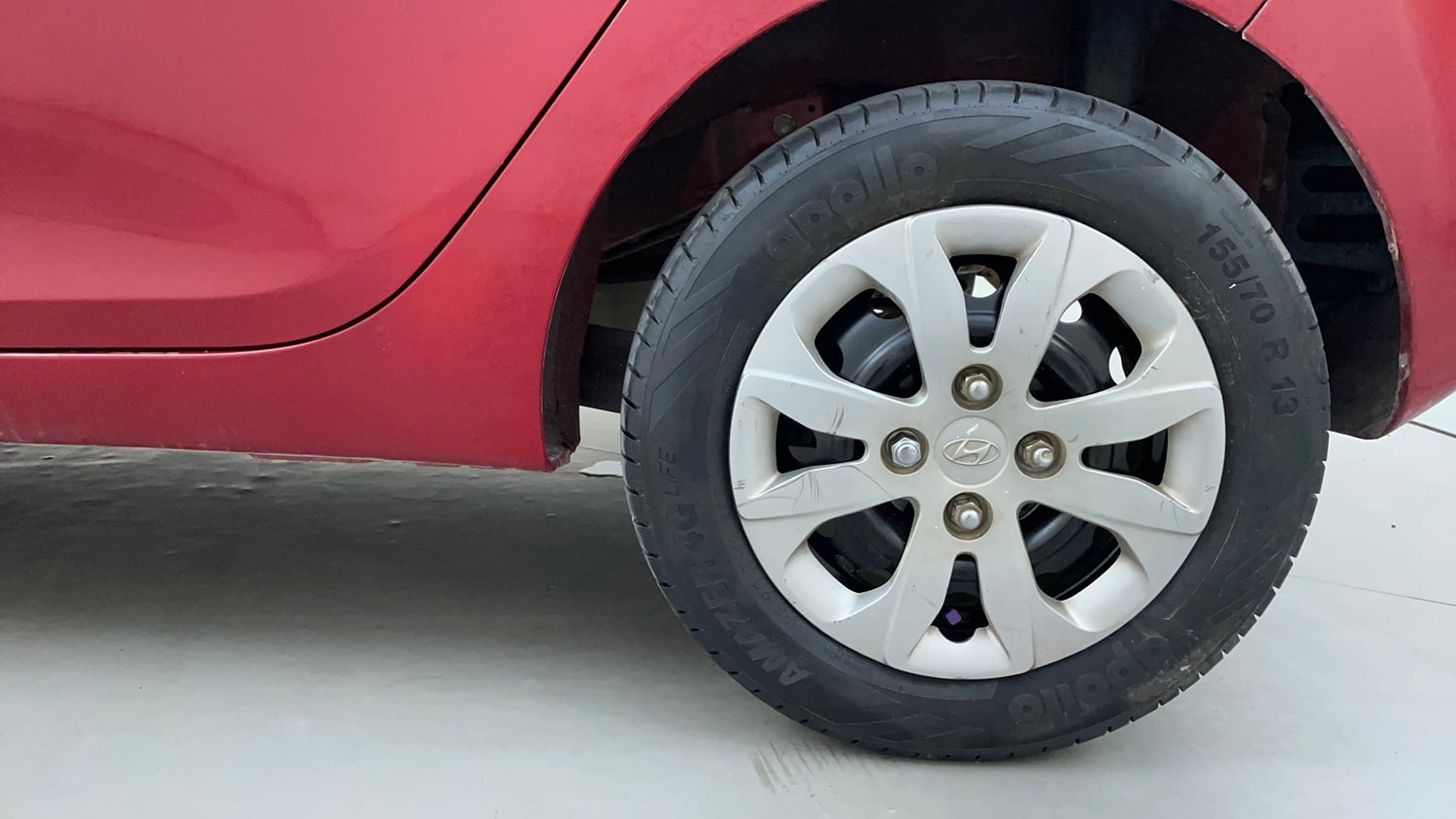 Used 2016 Hyundai Eon Magna + Petrol Manual tyres LEFT REAR TYRE RIM VIEW