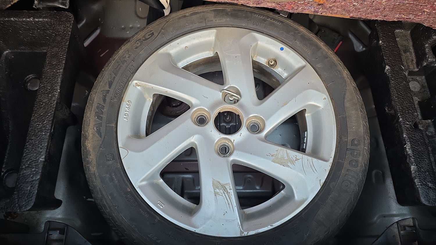 Used 2017 Maruti Suzuki Wagon R 1.0 VXI AMT Petrol Automatic tyres SPARE TYRE VIEW
