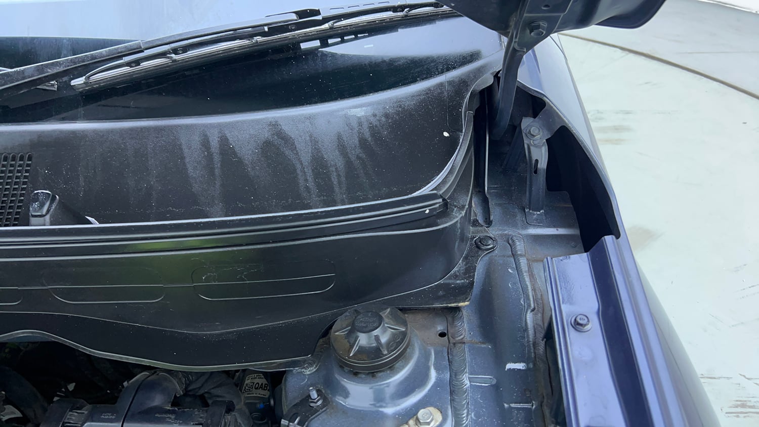 Used 2019 hyundai Venue SX 1.0 Turbo Petrol Petrol Manual engine ENGINE LEFT SIDE HINGE & APRON VIEW
