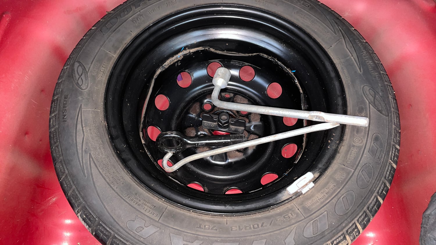Used 2016 Hyundai Eon Magna + Petrol Manual tyres SPARE TYRE VIEW