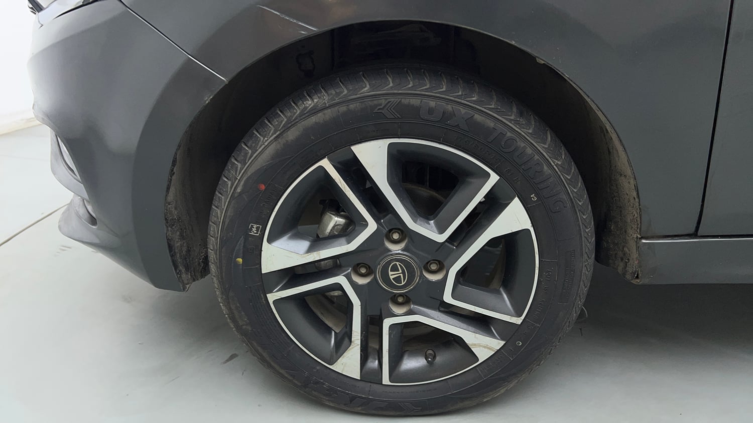 Used 2020 Tata Tiago XZ Plus Petrol Manual tyres LEFT FRONT TYRE RIM VIEW