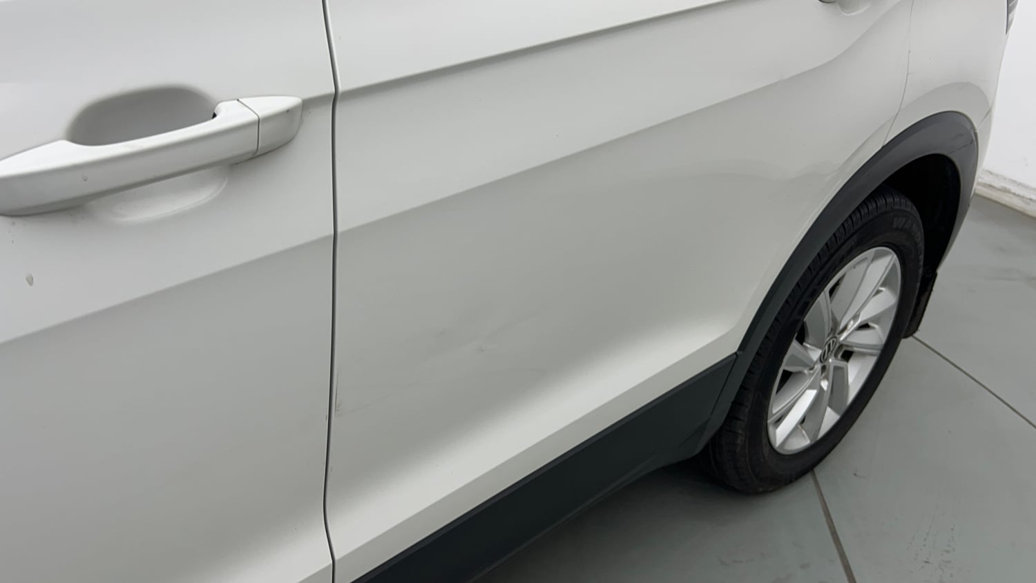 Used 2022 Volkswagen Taigun Highline 1.0 TSI AT Petrol Automatic dents MINOR SCRATCH