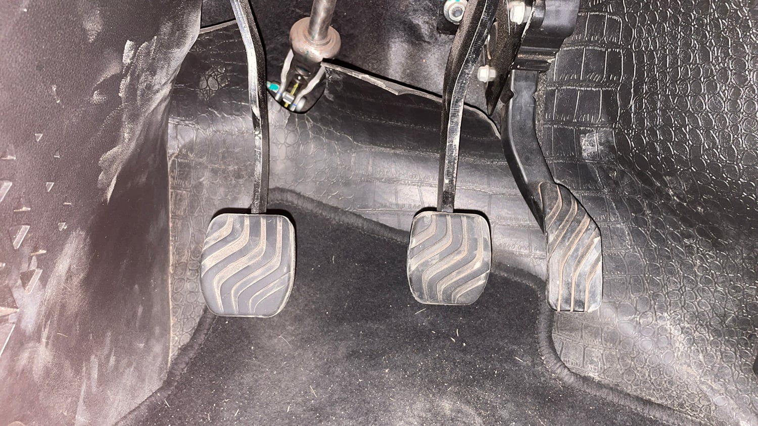 Used 2024 Renault Kiger RXZ MT Petrol Manual interior PEDALS VIEW