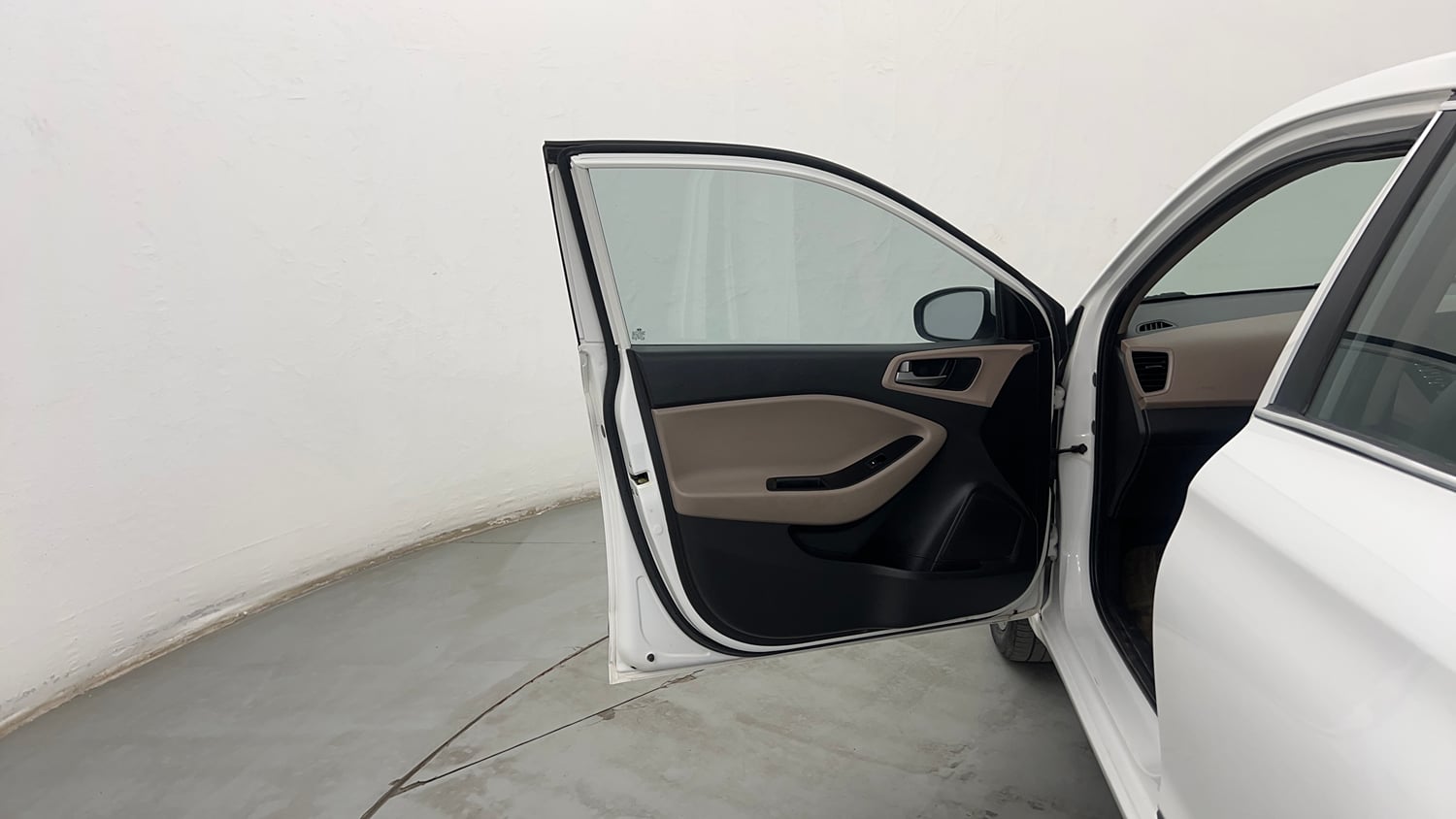 Used 2018 Hyundai Elite i20 Asta 1.2 (O) Petrol Manual interior LEFT FRONT DOOR OPEN VIEW