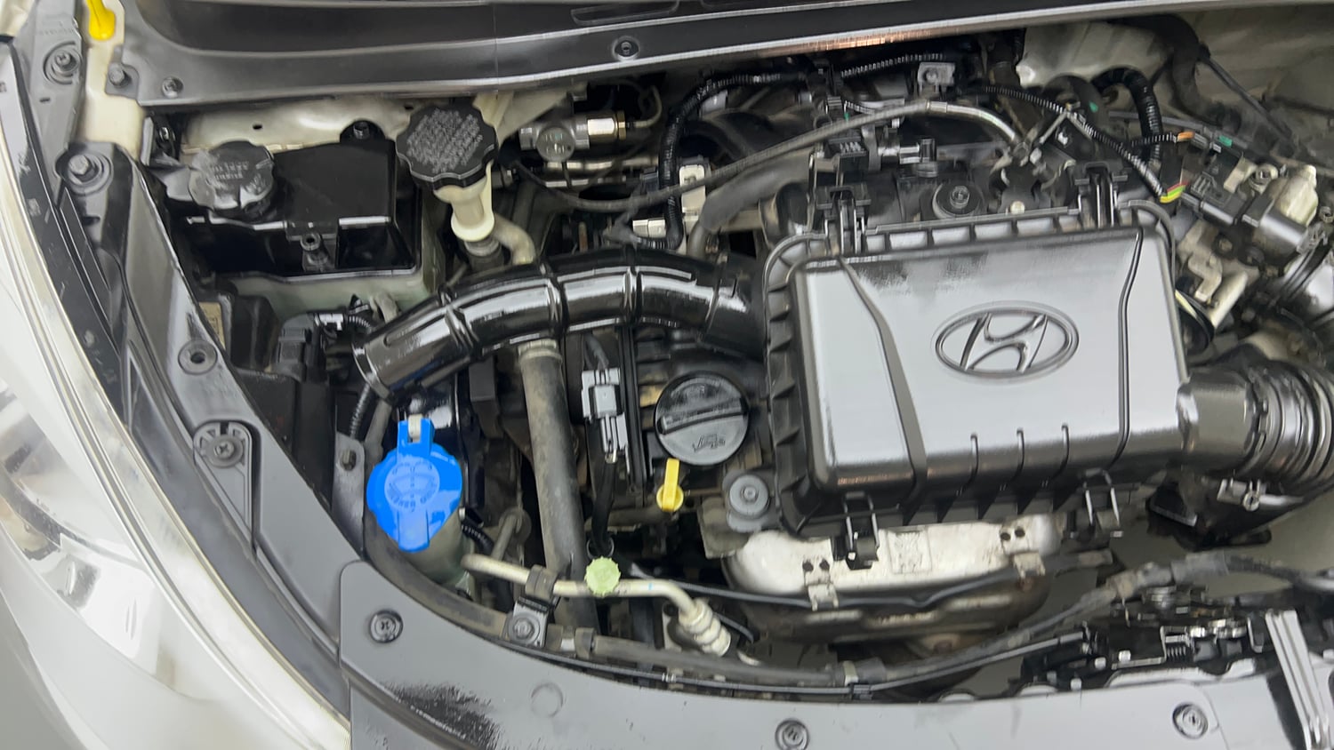 Used 2013 Hyundai i10 Magna 1.1 iRDE2 Petrol Manual engine ENGINE RIGHT SIDE VIEW