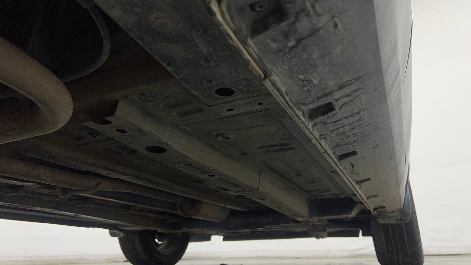 Used 2022 Tata Punch Accomplished Dazzle Pack MT Petrol Manual extra REAR RIGHT UNDERBODY VIEW
