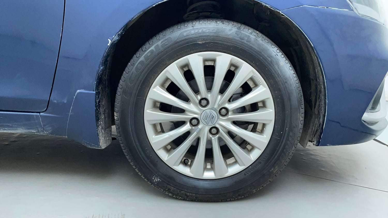 Used 2018 Maruti Suzuki Ciaz Zeta Hybrid 1.5 AT Petrol Automatic tyres RIGHT FRONT TYRE RIM VIEW