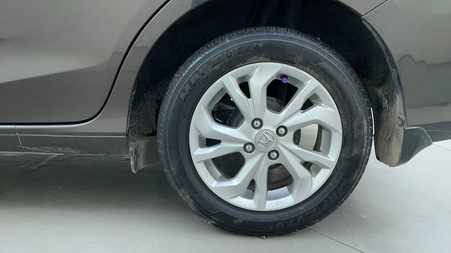 Used 2020 Honda Amaze 1.2 V MT Petrol Petrol Manual tyres LEFT REAR TYRE RIM VIEW