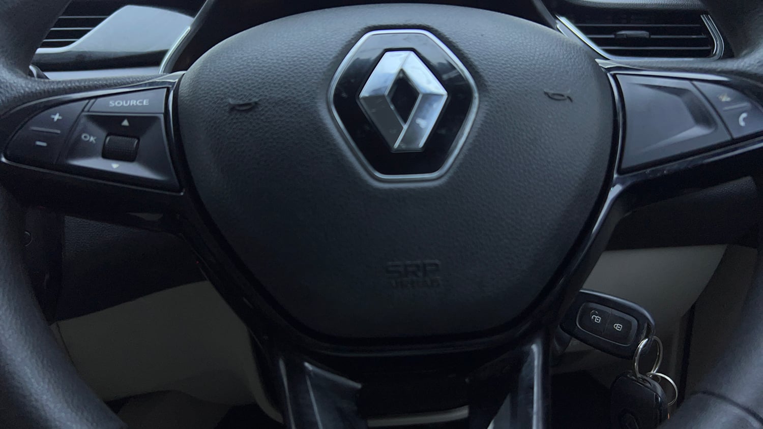 Used 2021 Renault Triber RXT Petrol Manual top_features Airbags