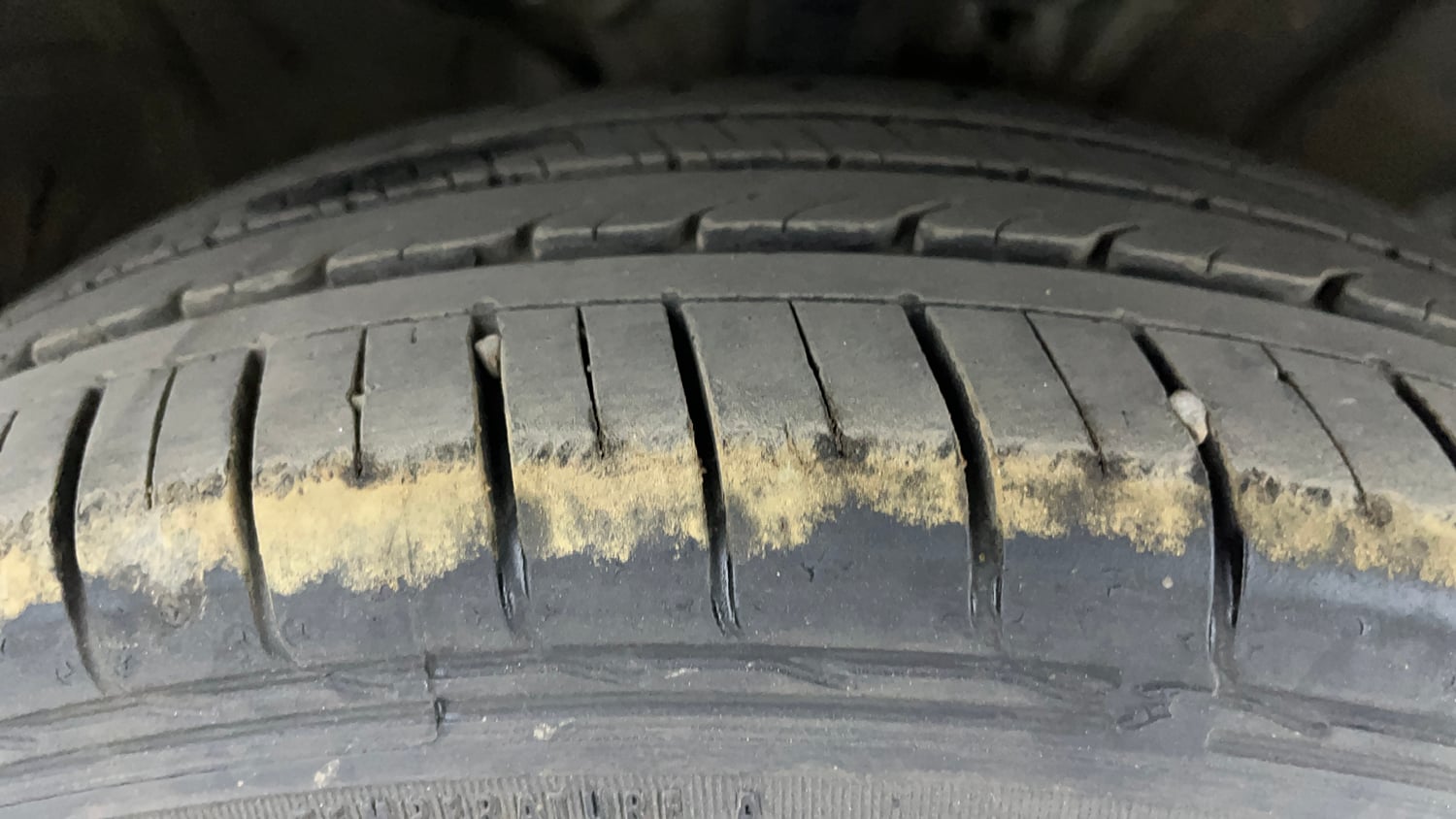 Used 2022 Kia Seltos GTX Plus 1.4 Petrol Manual tyres RIGHT FRONT TYRE TREAD VIEW