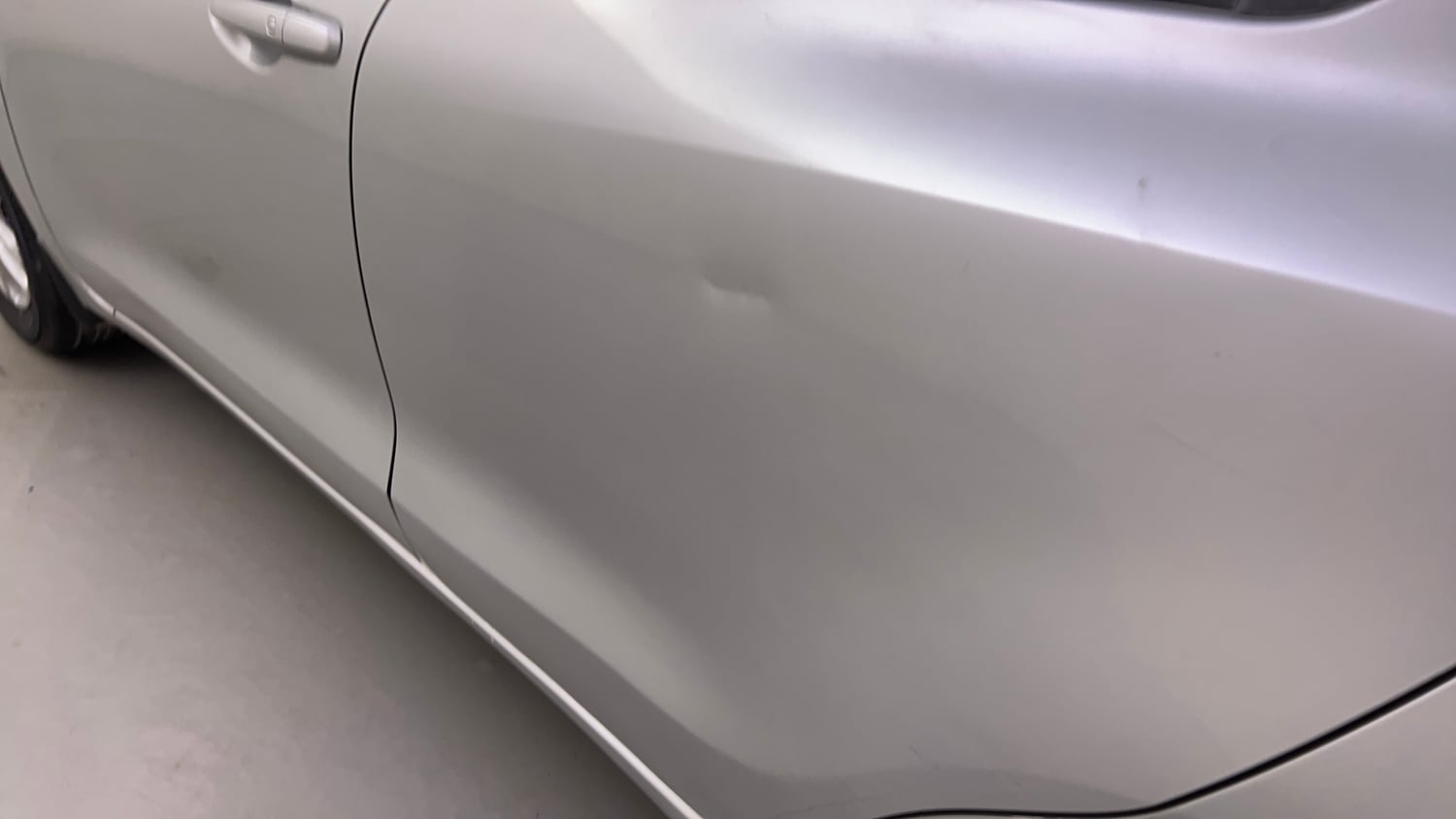 Used 2019 Maruti Suzuki Swift ZXi AMT Petrol Automatic dents MINOR SCRATCH