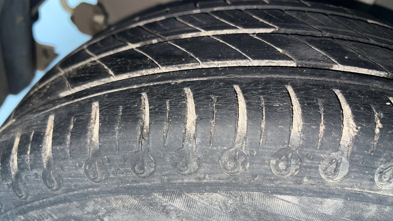 Used 2021 Tata Tiago XZ Petrol Manual tyres RIGHT REAR TYRE TREAD VIEW