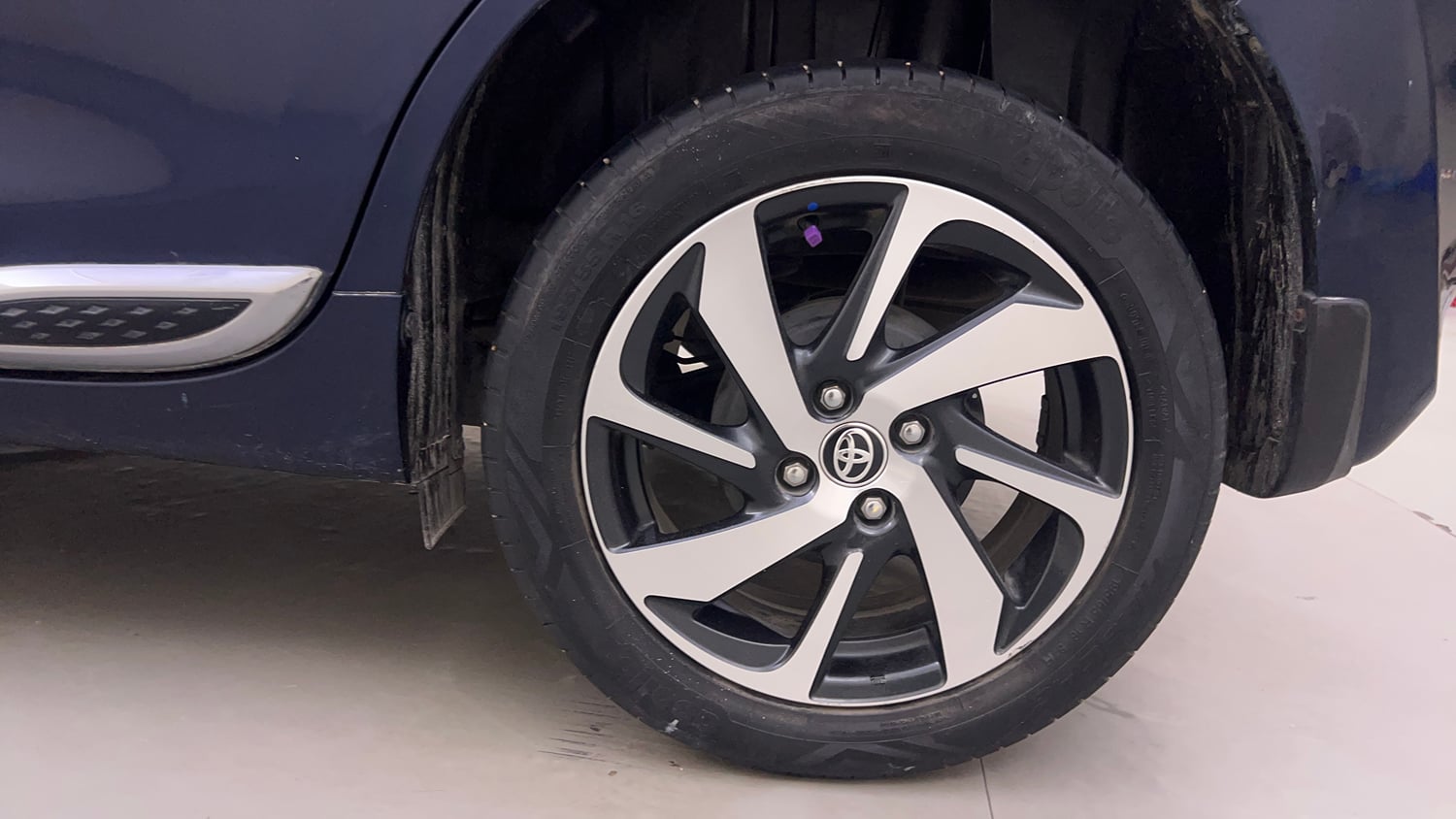Used 2022 Toyota Glanza G Petrol Manual tyres LEFT REAR TYRE RIM VIEW