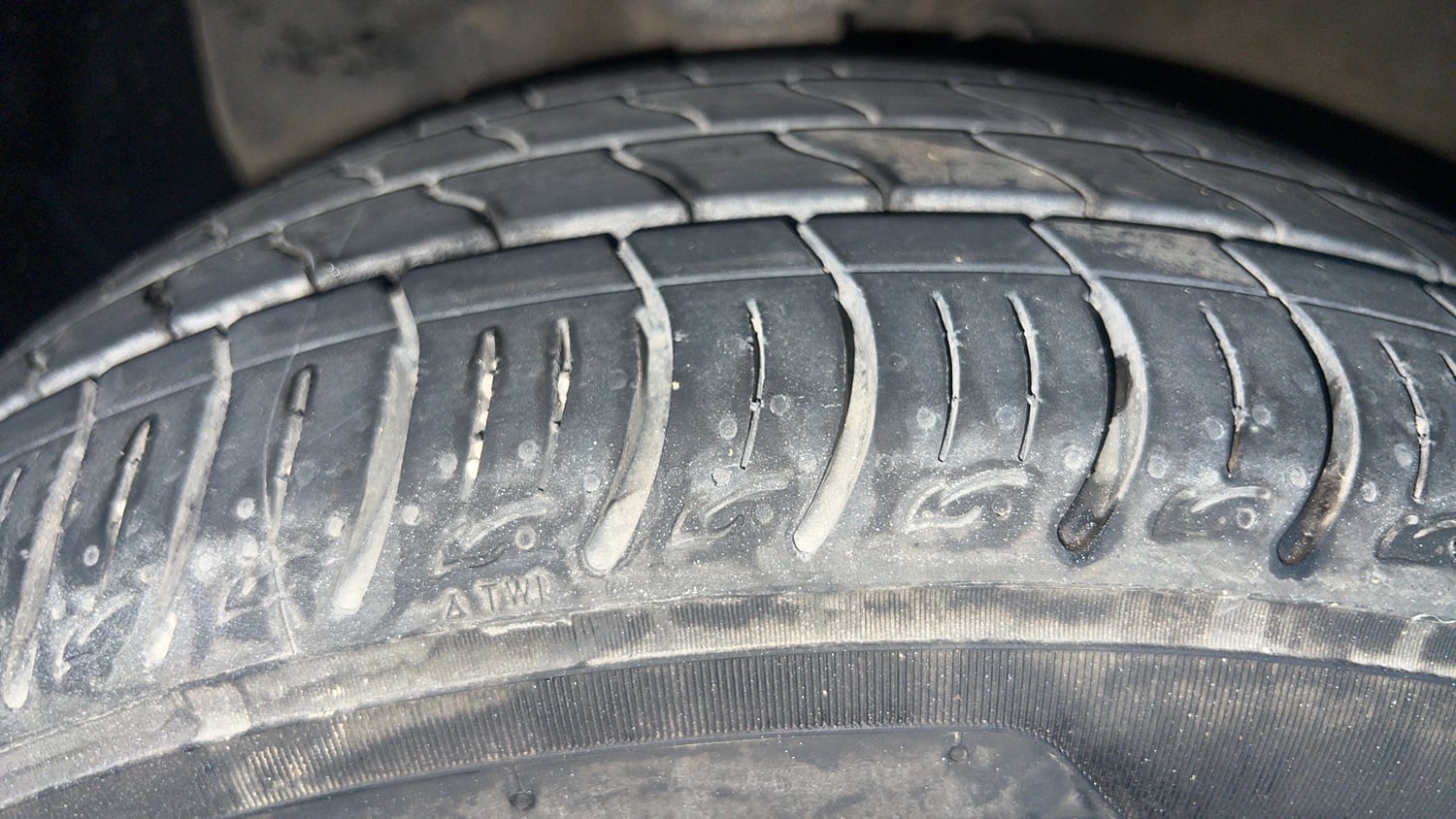 Used 2015 Hyundai Elite i20 Asta 1.2 Petrol Manual tyres LEFT FRONT TYRE TREAD VIEW