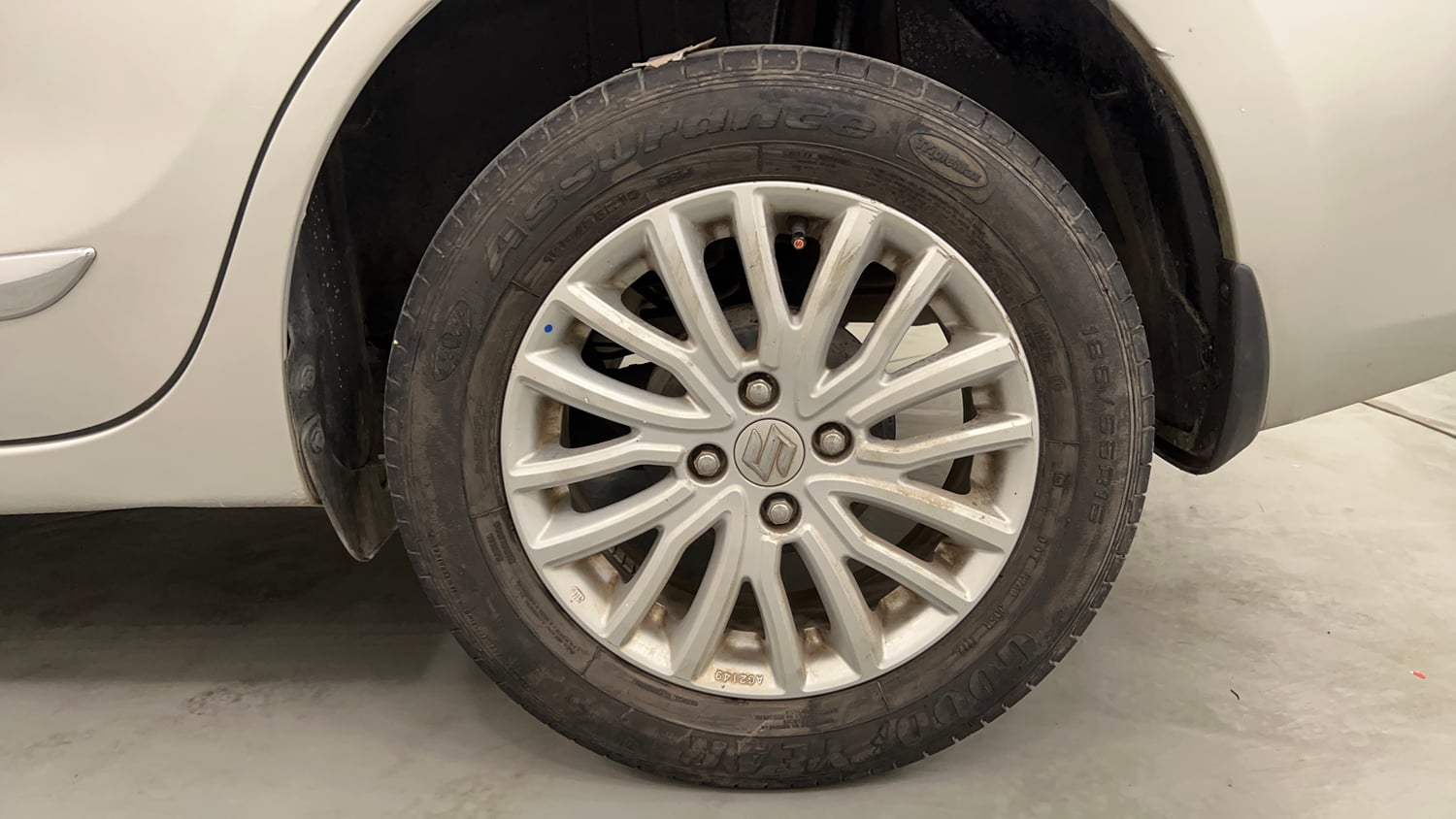 Used 2017 Maruti Suzuki Dzire ZXi AMT Petrol Automatic tyres LEFT REAR TYRE RIM VIEW