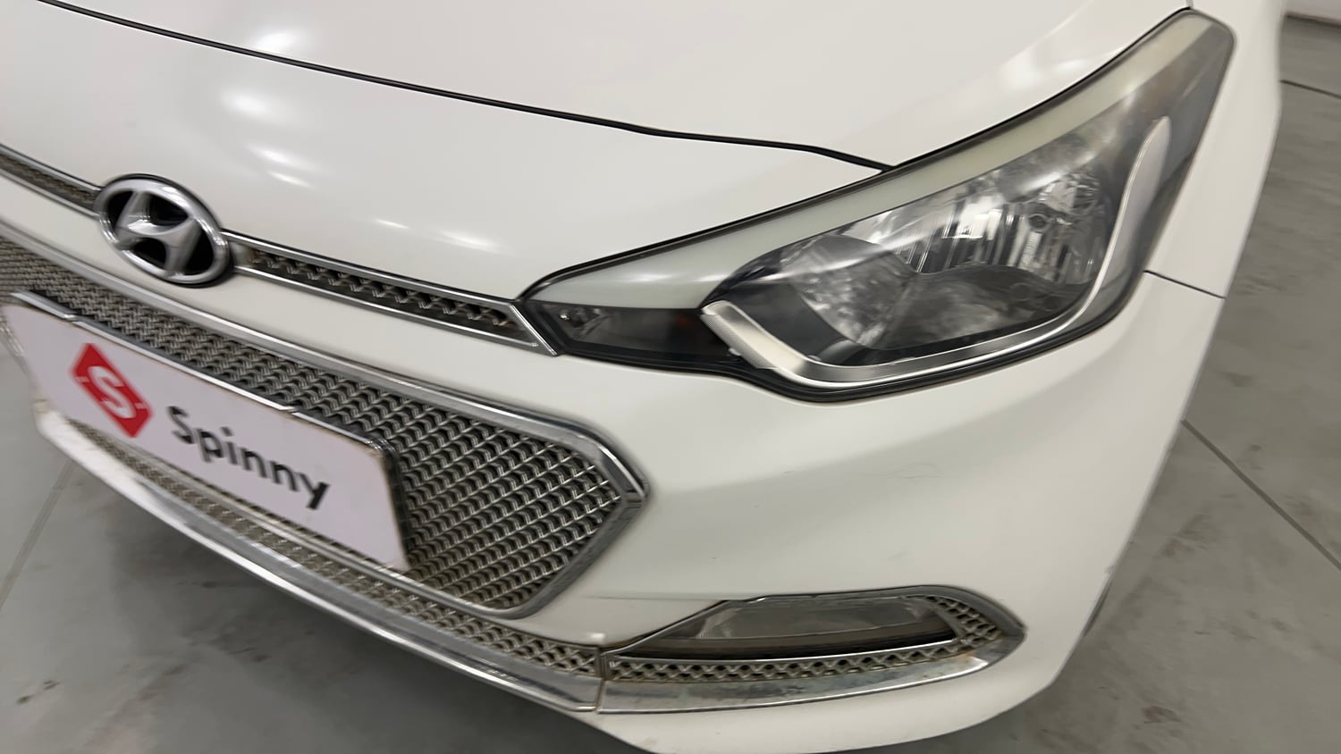 Used 2017 Hyundai Elite i20 Asta 1.2 Dual Tone Petrol Manual dents MINOR SCRATCH