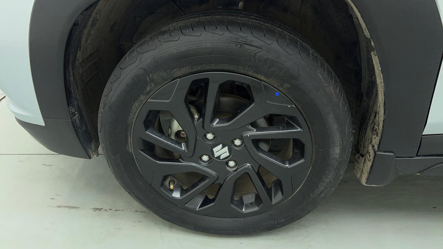 Used 2023 Maruti Suzuki Fronx Delta Plus 1.2L MT Petrol Manual tyres LEFT FRONT TYRE RIM VIEW