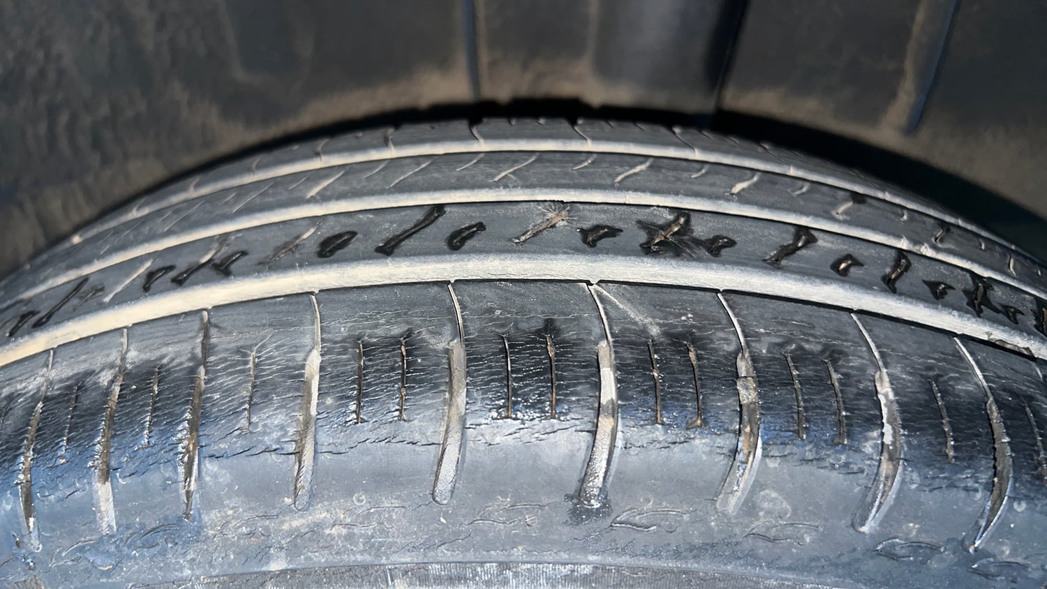 Used 2021 Renault Triber RXT Petrol Manual tyres LEFT REAR TYRE TREAD VIEW
