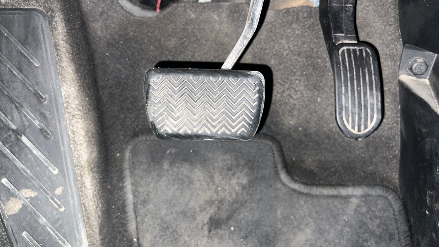 Used 2024 Toyota Fortuner 4X2 AT 2.7 Petrol Petrol Automatic interior PEDALS VIEW