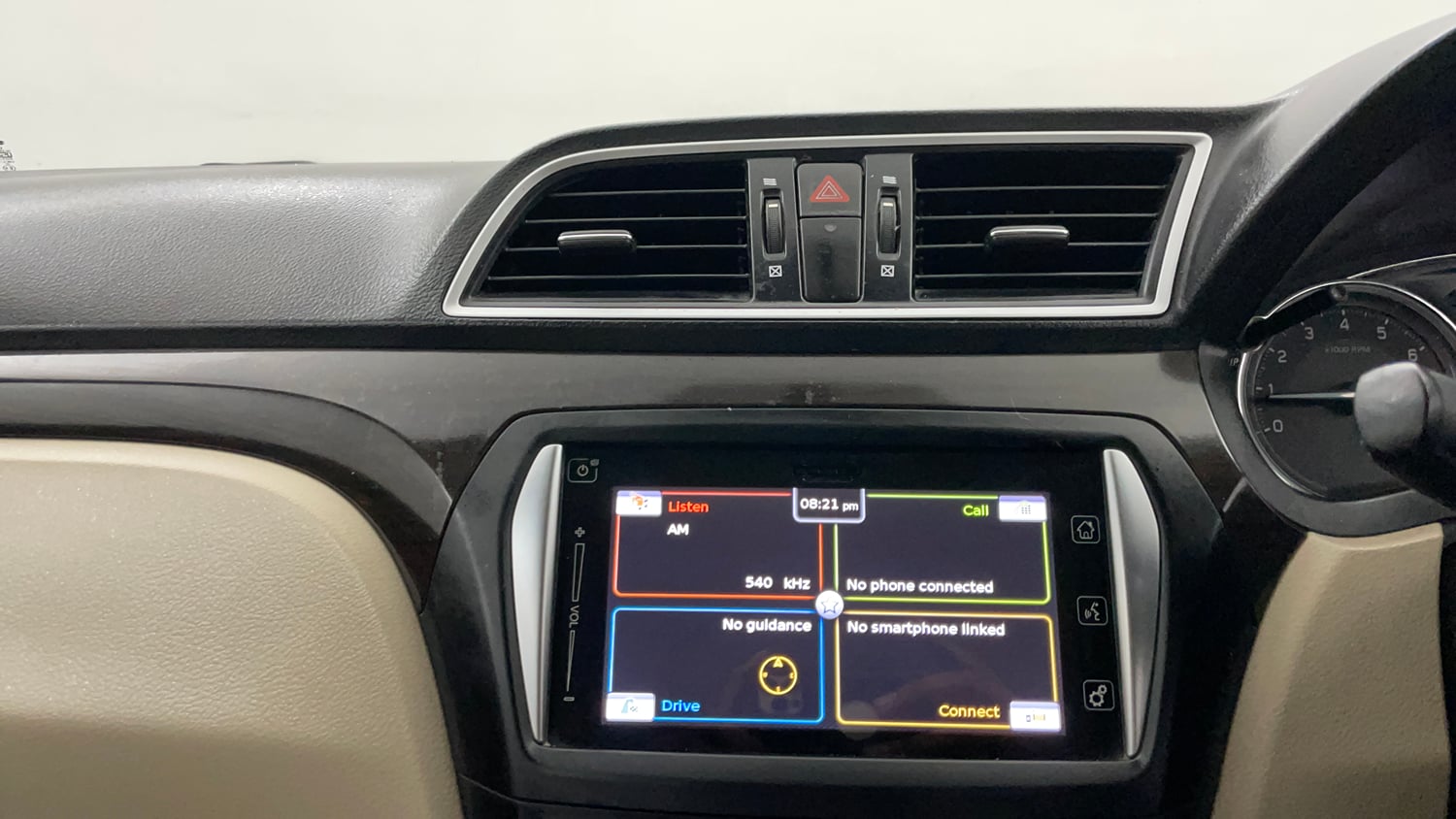 Used 2017 Maruti Suzuki Ciaz Alpha 1.4 MT Petrol Manual interior MUSIC SYSTEM & AC CONTROL VIEW
