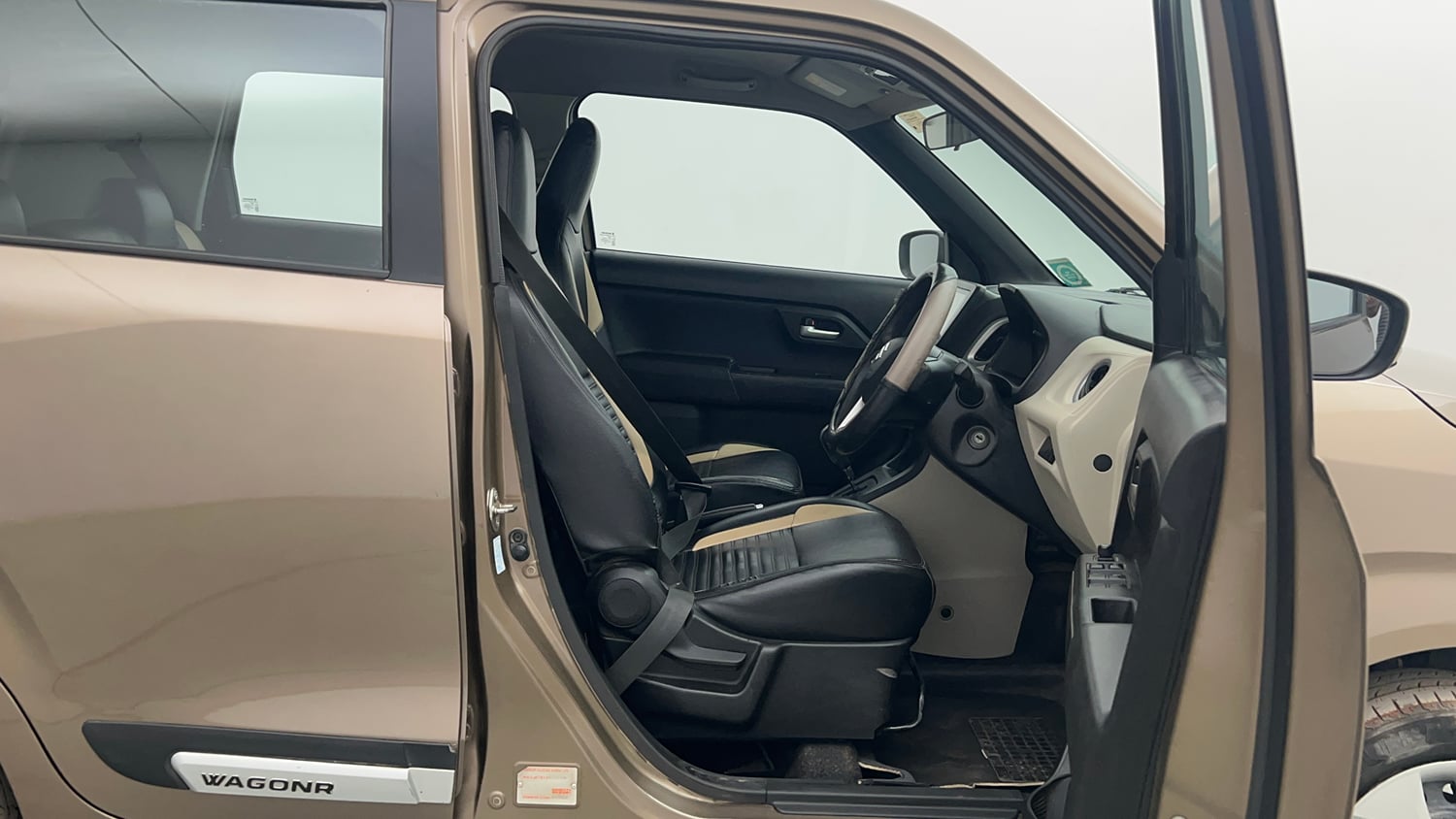 Used 2019 Maruti Suzuki Wagon R ZXi 1.2 AMT Petrol Automatic interior RIGHT SIDE FRONT DOOR CABIN VIEW