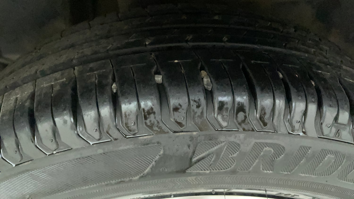 Used 2024 Maruti Suzuki Swift ZXi Plus Dual Tone AMT Petrol Automatic tyres RIGHT REAR TYRE TREAD VIEW