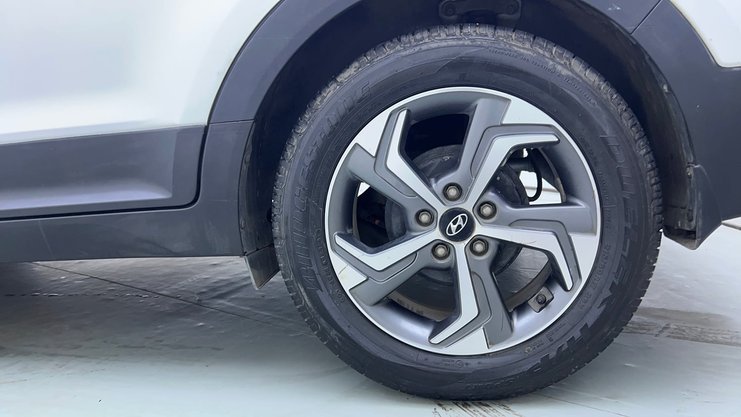 Used 2019 Hyundai Creta SX 1.6 AT Petrol Petrol Automatic tyres LEFT REAR TYRE RIM VIEW