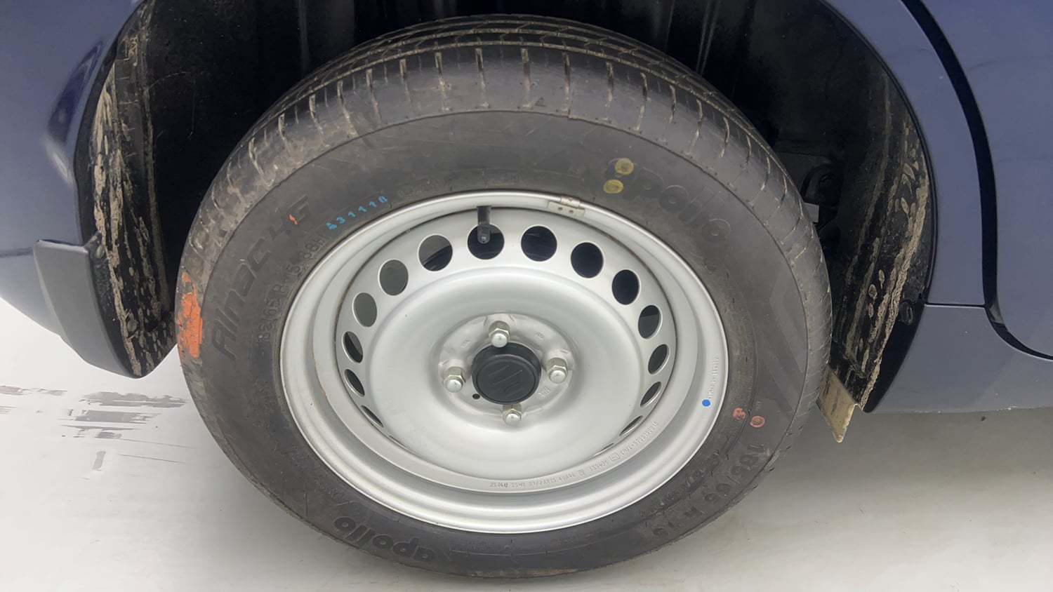 Used 2025 Maruti Suzuki Baleno Sigma MT Petrol Manual tyres RIGHT REAR TYRE RIM VIEW
