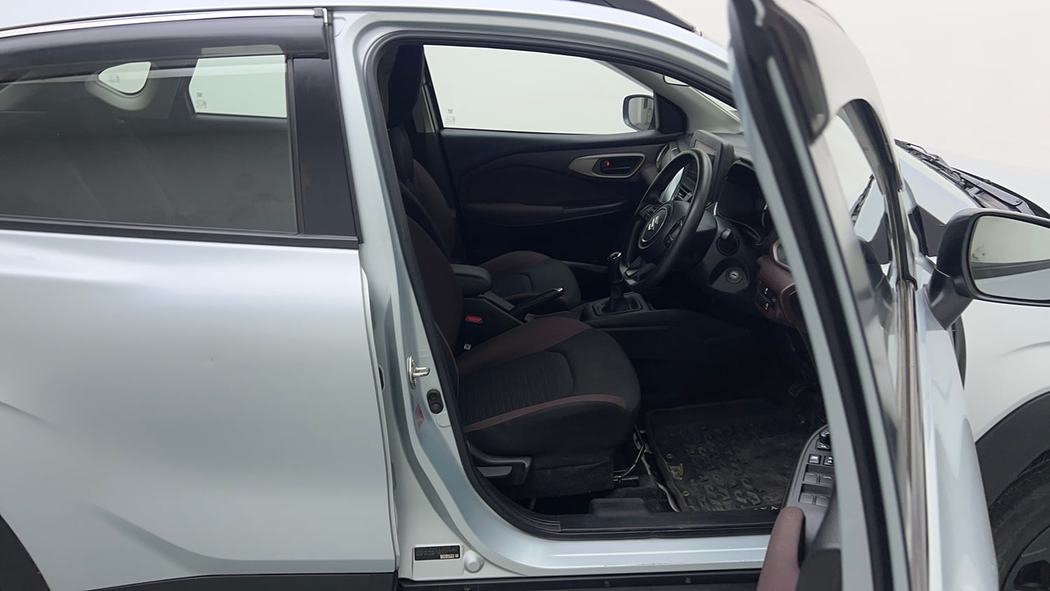 Used 2023 Maruti Suzuki Fronx Delta Plus 1.2L MT Petrol Manual interior RIGHT SIDE FRONT DOOR CABIN VIEW