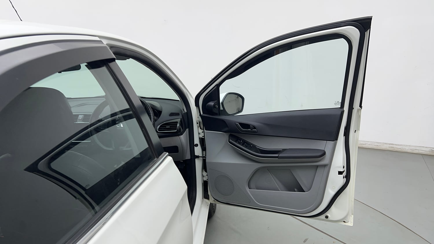 Used 2021 Tata Tiago XZ Petrol Manual interior RIGHT FRONT DOOR OPEN VIEW
