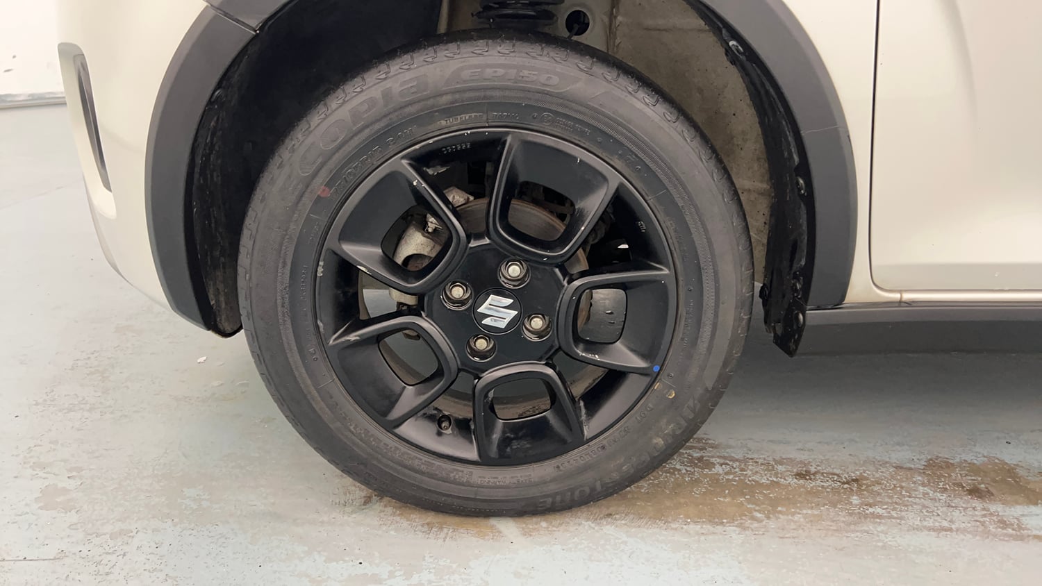 Used 2023 Maruti Suzuki Ignis Zeta 1.2 MT Petrol Manual tyres LEFT FRONT TYRE RIM VIEW